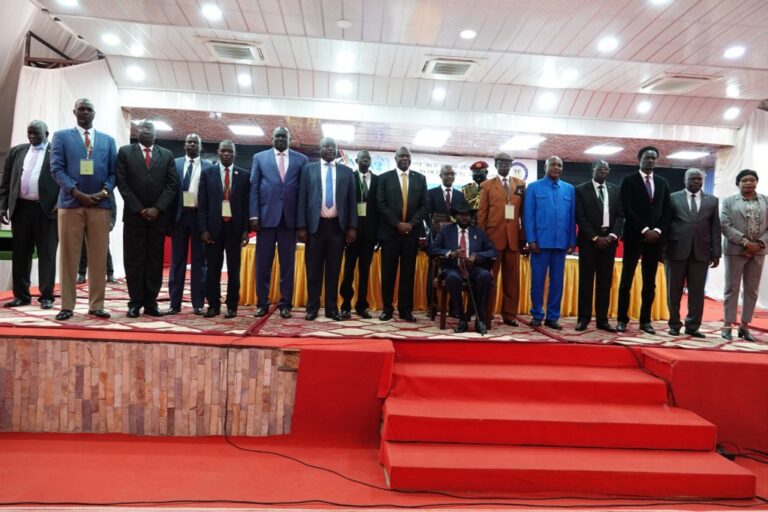 President Salva Kiir Mayardit (center) taking photo with governors, chief administrators, and his deputies during the 2022 governors’ forum. [Photo by UNDP]